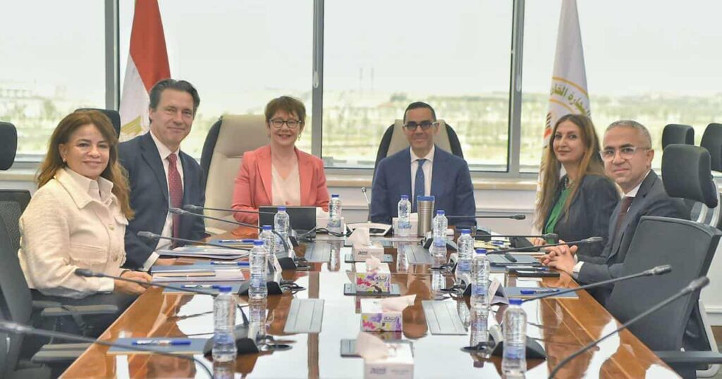 وزير الاستثمار يعقد لقاء موسعا مع رئيسة «الأوروبي للإعمار والتنمية» لبحث التعاون المشترك وتعزيز الاستثمارات