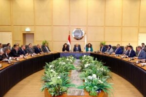كامل الوزير يستعرض الموقف التنفيذي لمشروعات التنمية الصناعية