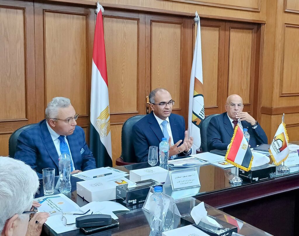 «الإسكان» تتابع تحديث منظومة أكواد مياه الشرب والصرف الصحي