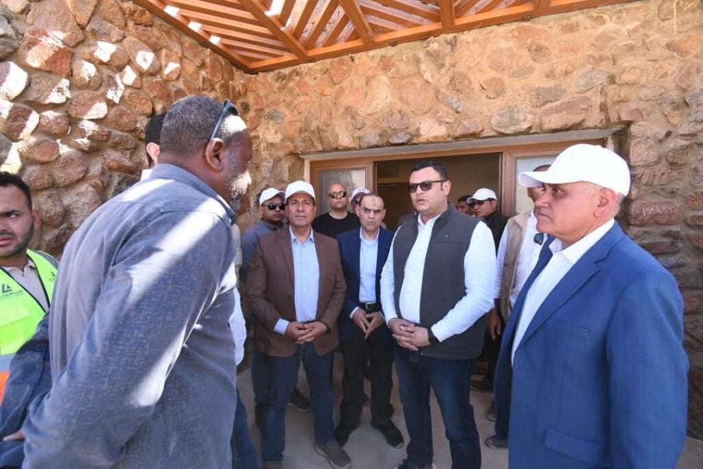 وزير الإسكان يتفقد مشروعات تطوير التجلى الأعظم فى سانت كاترين