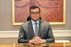 وزير الإسكان يتفقد مشروع خط المياه الإضافي من المعادي إلى محطة تنقية القاهرة الجديدة