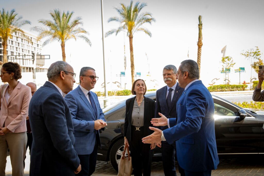 رئيس البرلمان المجري في زيارة إلى العاصمة الإدارية الجديدة