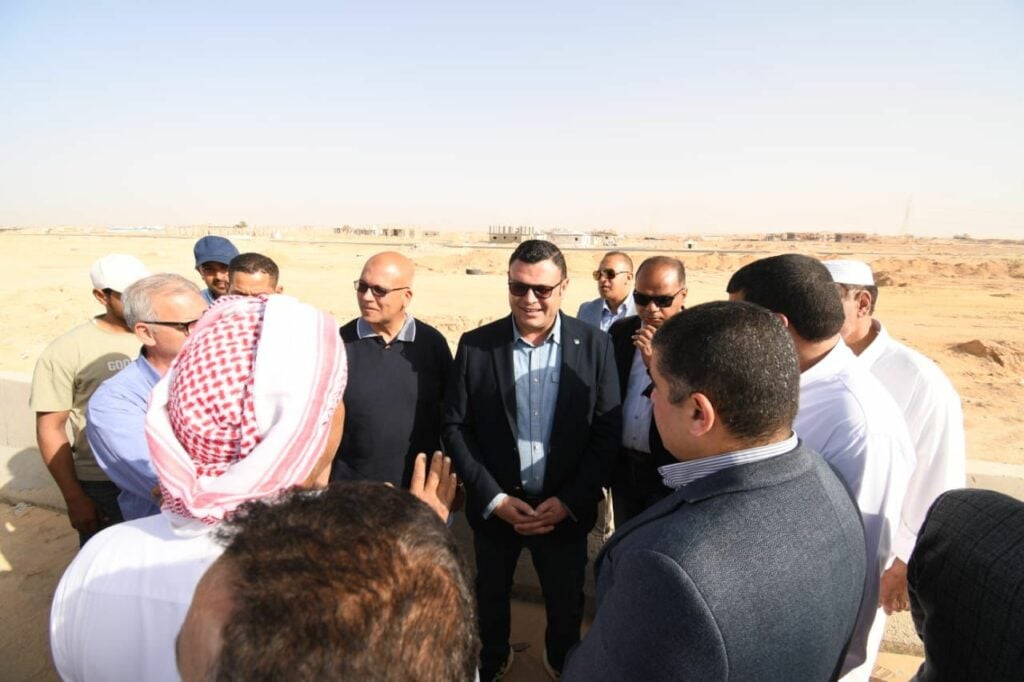 وزير الإسكان يتفقد سير العمل بالتجمع العمراني غرب الضبعة
