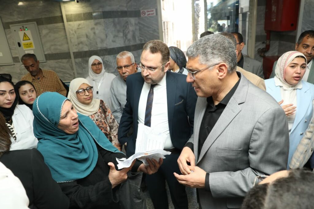 محافظ الجيزة يتفقد فرع التأمين الصحي بمدينة 6 أكتوبر
