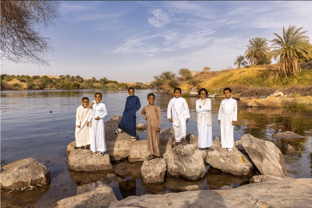 أطفال أسوان تزين معرض «أولاد النيل» بكاميرا كوكلا (صور)