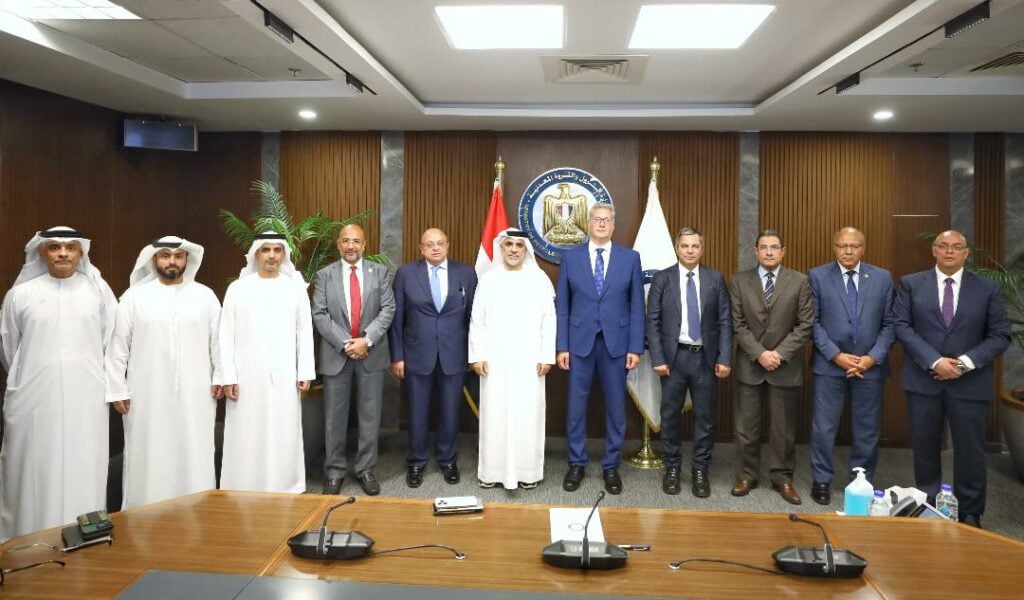 وزير البترول يبحث مع رئيس «موانئ أبوظبي» تعزيز التعاون المشترك