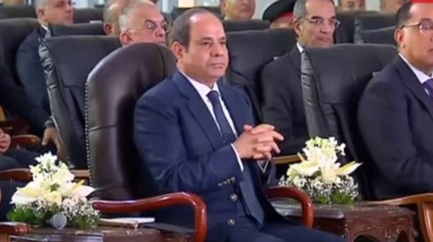 عامل مبيض المحارة المُكرمْ من "السيسي": فرحة كبيرة ووسام لي ولأولادي مدى الحياة