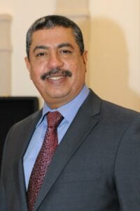 خالد بحاح: مصر أصبحت وجهة رئيسية لليمنيين وتستقبل 3 إلى 4 طائرات يوميًا